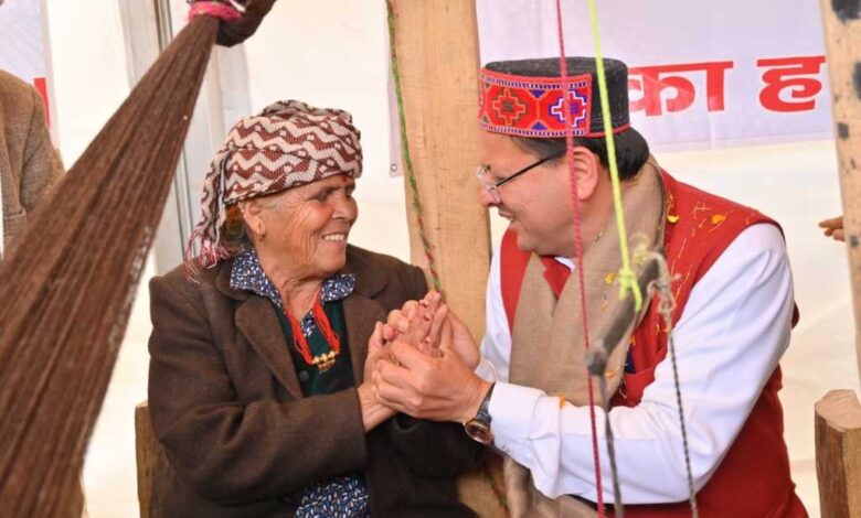 बड़कोट में मुख्यमंत्री धामी का रोड शो, उमड़ा जन सैलाब बड़कोट में मुख्यमंत्री धामी का रोड शो, उमड़ा जन सैलाब
