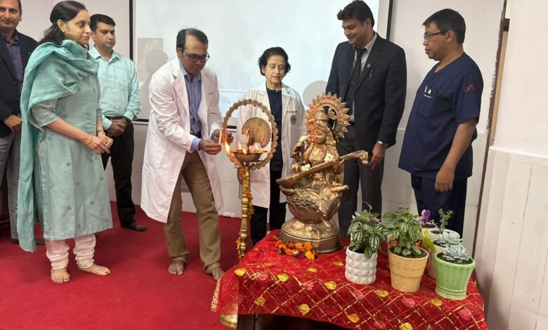 Uttarakhand: प्रदेश के 150 चिकित्सकों को दी जा रही चारधाम यात्रा के लिए ट्रेनिंग Uttarakhand: प्रदेश के 150 चिकित्सकों को दी जा रही चारधाम यात्रा के लिए ट्रेनिंग
