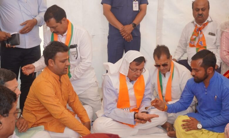 CM धामी ने आईडीपीएल हॉकी मैदान पहुंचकर किया भूमि पूजन CM धामी ने आईडीपीएल हॉकी मैदान पहुंचकर किया भूमि पूजन