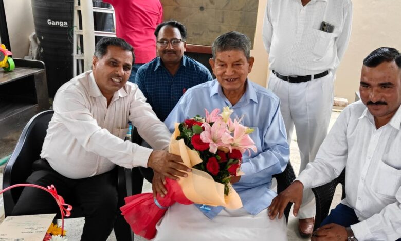 हर्षोल्लास के साथ मनाया हरीश रावत का जन्म दिन हर्षोल्लास के साथ मनाया हरीश रावत का जन्म दिन