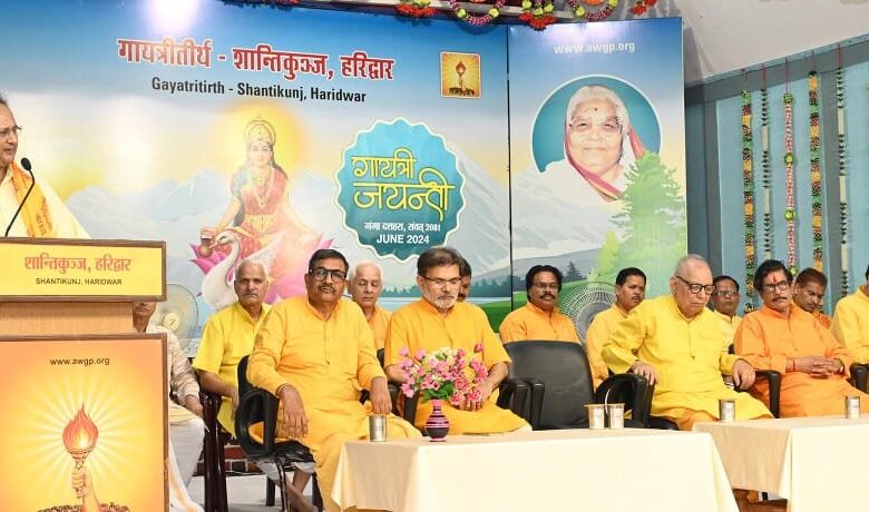 अखण्ड जप के साथ दो दिवसीय गंगा दशहरा-गायत्री जयंती महापर्व का शुभारंभ