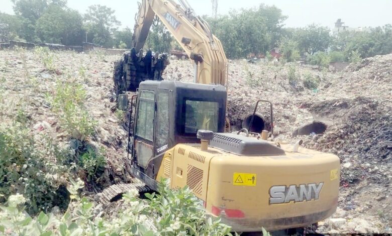 जिलाधिकारी के निर्देश पर नालों की सफाई