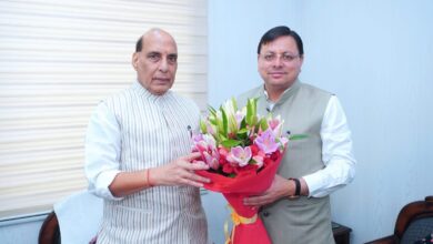 सीएम ने की रक्षा मंत्री राजनाथ सिंह से मुलाकात