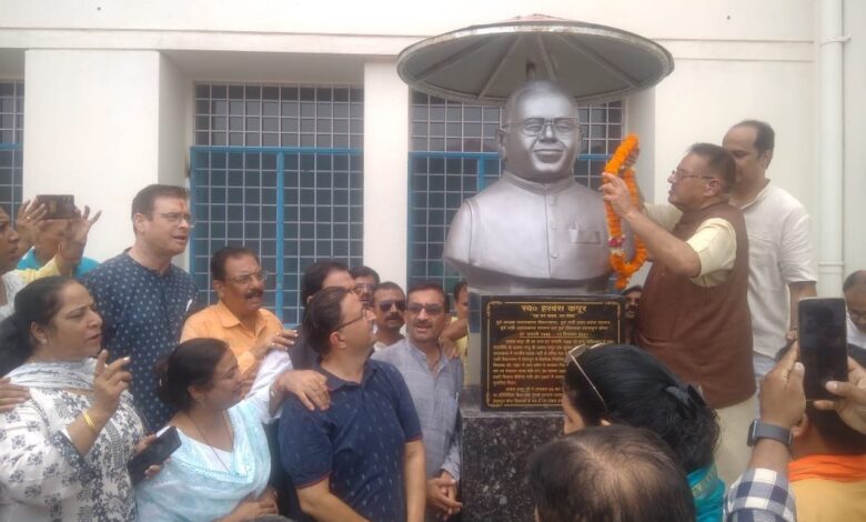 इंटर कॉलेज मे हुई हरबंस कपूर की प्रतिमूर्ति स्थापित इंटर कॉलेज मे हुई हरबंस कपूर की प्रतिमूर्ति स्थापित