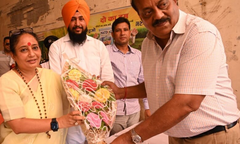 विधानसभा अध्यक्ष ने की स्थानीय समस्याओं पर चर्चा विधानसभा अध्यक्ष ने की स्थानीय समस्याओं पर चर्चा
