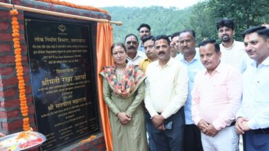 मंत्री रेखा आर्या ने किया मोटरमार्ग के सुधारीकरण व डामरीकरण कार्य का शिलान्यास