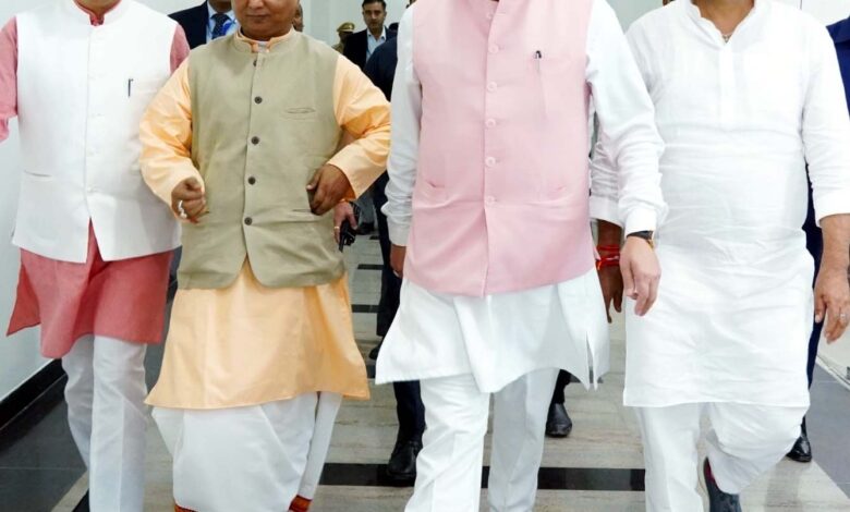 अनुपूरक बजट पारित, कांग्रेस विधायकों ने किया सत्र का बहिष्कार अनुपूरक बजट पारित, कांग्रेस विधायकों ने किया सत्र का बहिष्कार