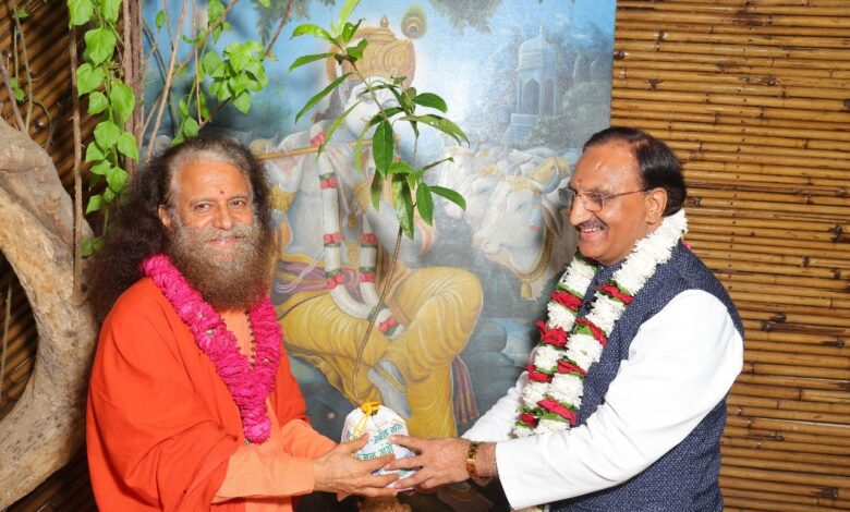 अंत्योदय का सिद्धांत समाज के सबसे पीछे खड़े व्यक्तियों के उत्थान पर केंद्रित