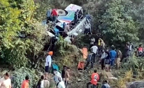 अल्मोड़ा बस हादसा : एआरटीओ प्रवर्तन को निलंबित करने के निर्देश अल्मोड़ा बस हादसा : एआरटीओ प्रवर्तन को निलंबित करने के निर्देश