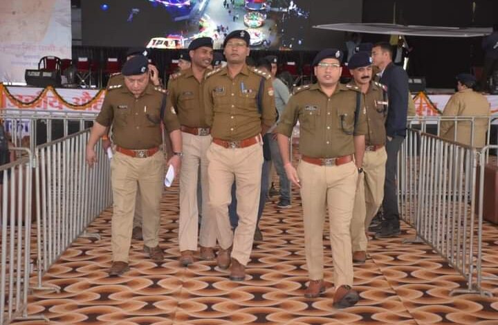गौचर मेले की तैयारियों का पुलिस अधीक्षक ने किया निरीक्षण गौचर मेले की तैयारियों का पुलिस अधीक्षक ने किया निरीक्षण