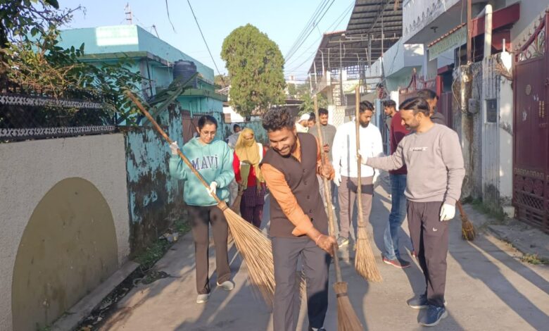 एक कदम स्वच्छता की ओर कार्यक्रम का आयोजन एक कदम स्वच्छता की ओर कार्यक्रम का आयोजन