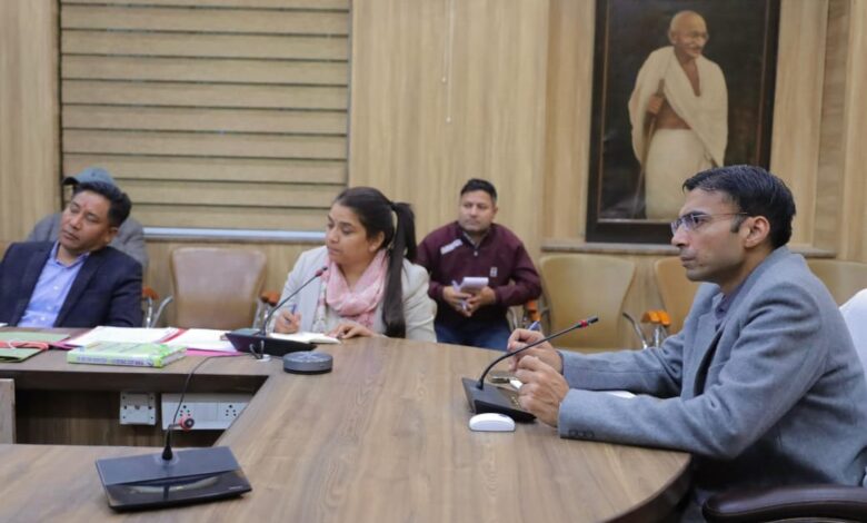 सुधारीकरण के दृष्टिगत प्रस्तावों के निर्देश महज औपचारिक नहीं : डीएम सुधारीकरण के दृष्टिगत प्रस्तावों के निर्देश महज औपचारिक नहीं : डीएम