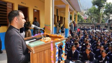 बोर्ड परीक्षार्थियों को जिलाधिकारी ने बोला “आल द बेस्ट”