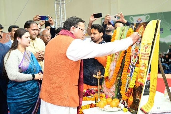 मुख्यमंत्री धामी ने चकरपुर स्टेडियम में बॉक्सिंग छात्रावास बनाने की घोषणा की मुख्यमंत्री धामी ने चकरपुर स्टेडियम में बॉक्सिंग छात्रावास बनाने की घोषणा की