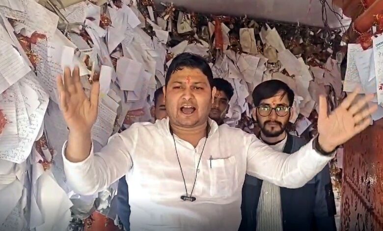 न्याय के देवता को लिखा खून से पत्र, न्याय नहीं मिला तो आत्महत्या की धमकी न्याय के देवता को लिखा खून से पत्र, न्याय नहीं मिला तो आत्महत्या की धमकी