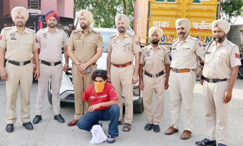 कार से भाग रहे तस्कर को दबोचा, भारी मात्रा में हेरोइन बरामद – Parvat Sankalp News