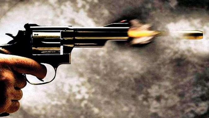लुधियाना में प्रॉपर्टी डीलर के घर ताबड़तोड़ फायरिंग, पुलिस जांच में जुटी लुधियाना में प्रॉपर्टी डीलर के घर ताबड़तोड़ फायरिंग, पुलिस जांच में जुटी