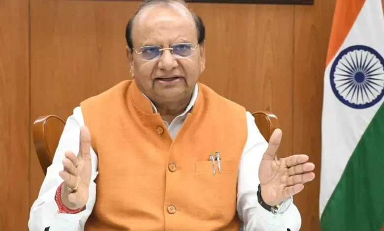 उम्र पूरी कर चुकी गाड़ियों पर बैन पर एलजी सख्त, दिल्ली सरकार को दी पुनर्विचार की सलाह उम्र पूरी कर चुकी गाड़ियों पर बैन पर एलजी सख्त, दिल्ली सरकार को दी पुनर्विचार की सलाह