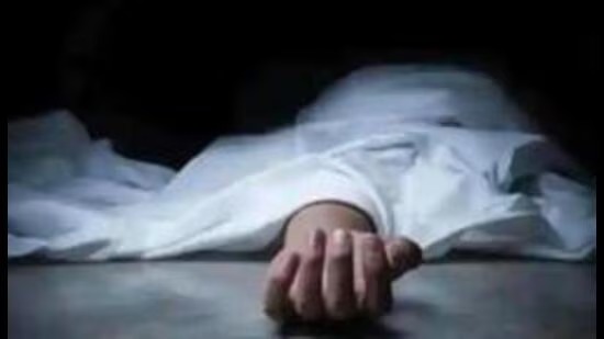 सड़क हादसे के बाद उग्र हुई भीड़, 25 वर्षीय युवक की लात-घूंसे मारकर हत्या सड़क हादसे के बाद उग्र हुई भीड़, 25 वर्षीय युवक की लात-घूंसे मारकर हत्या