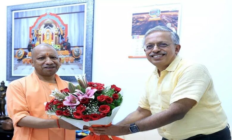 यूपी में बड़ा फेरबदल तय! एसपी गोयल के मुख्य सचिव बनते ही नौकरशाही में हलचल यूपी में बड़ा फेरबदल तय! एसपी गोयल के मुख्य सचिव बनते ही नौकरशाही में हलचल
