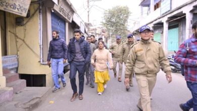 अग्नि सुरक्षा और साफ-सफाई पर जीरो टॉलरेंस: जिलाधिकारी अंशुल सिंह ने किया नगर का औचक निरीक्षण