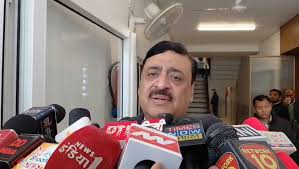 हरकी पैड़ी बैनर विवाद पर कमिश्नर का एक्शन: गंगा सभा की बायलॉज खंगालेगा प्रशासन, जल्द होगा बड़ा फैसला।