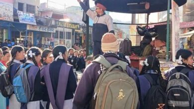 बेटियां पढ़ेंगी कैसे? अंग्रेजी टीचर के देहरादून अटैचमेंट से सोमेश्वर GGIC में पढ़ाई ठप, अभिभावकों ने दी उग्र आंदोलन की चेतावनी।