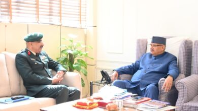 सचिवालय अपडेट: मिलिट्री हॉस्पिटल के कमांडेंट ने की मंत्री गणेश जोशी से शिष्टाचार भेंट, स्वास्थ्य ढांचे पर हुई रणनीति तैयार।