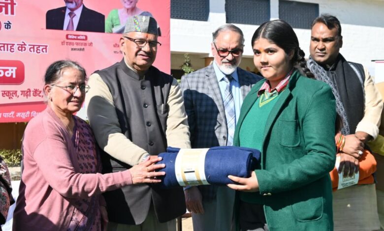 देहरादून: मंत्री गणेश जोशी ने ब्लूमिंग बड्स स्कूल के बच्चों को दी ‘गर्मी’ की सौगात, सेवा सप्ताह का भव्य आगाज।