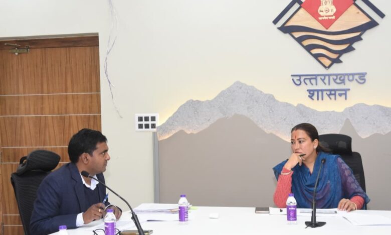 नंदा गौरा योजना के तहत 40 हजार से अधिक छात्राओं और बालिकाओं को मिलेगी सौगात, मंत्री रेखा आर्या ने दिए निर्देश।