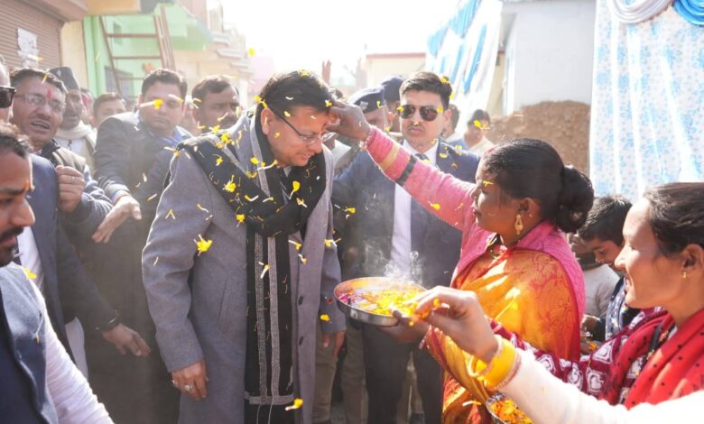उठो, जागो और लक्ष्य की ओर बढ़ो: स्वामी विवेकानंद जयंती पर CM पुष्कर सिंह धामी ने युवाओं को दिया जीत का मंत्र।