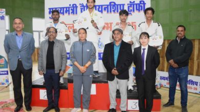 खेल मंत्री रेखा आर्या ने जूडो विजेताओं को पहनाए मेडल: उत्तराखंड में खेल ढांचे के ‘कायाकल्प’ का दावा।