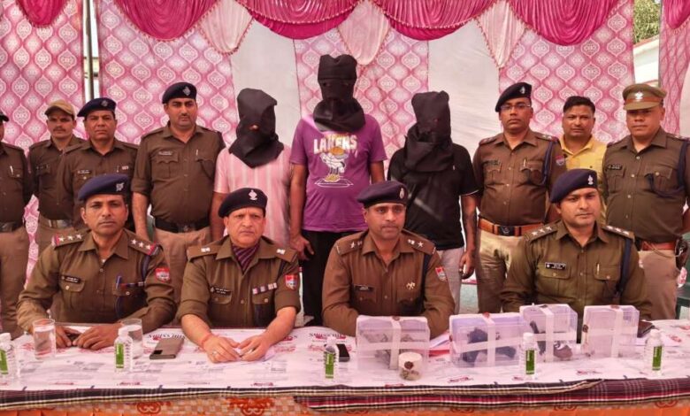 नैनीताल पुलिस की बड़ी कामयाबी: अवैध हथियारों के साथ गिरफ्तार हुए फायरिंग के आरोपी। नैनीताल पुलिस की बड़ी कामयाबी: अवैध हथियारों के साथ गिरफ्तार हुए फायरिंग के आरोपी।