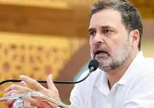 बजरंग दल और युवा कांग्रेस आमने-सामने, ‘बाबा’ दुकान विवाद ने लिया सियासी रंग।