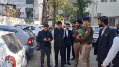 नैनीताल-हल्द्वानी कोर्ट अलर्ट: सीसीटीवी फुटेज खंगाल रही पुलिस, सुरक्षा व्यवस्था पुख्ता।