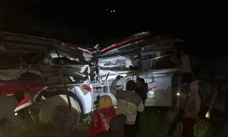 दुल्हन को लेकर लौट रही थी बारात, बैतड़ी के पास गहरी खाई में गिरी बस; 13 शव बरामद।