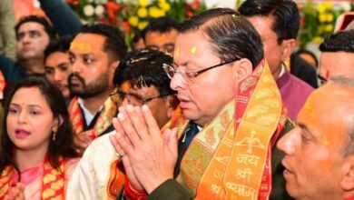 उत्तराखंड न्यूज़: सीएम धामी ने खाटू श्याम मंदिर में टेका माथा, भक्तों को दी शुभकामनाएं। उत्तराखंड न्यूज़: सीएम धामी ने खाटू श्याम मंदिर में टेका माथा, भक्तों को दी शुभकामनाएं।