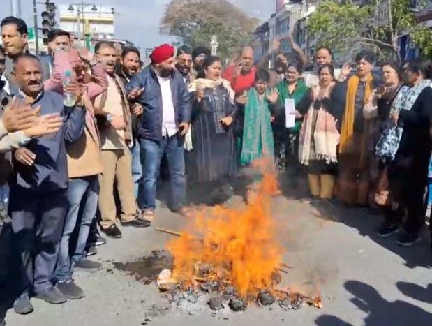 राजधानी में ‘जंगलराज’? विकास नगर से ऋषिकेश तक हत्याओं का सिलसिला जारी। राजधानी में ‘जंगलराज’? विकास नगर से ऋषिकेश तक हत्याओं का सिलसिला जारी।