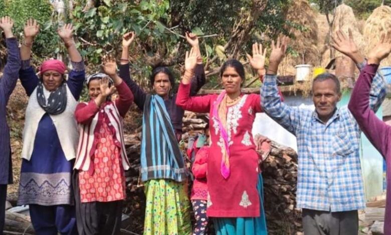 पिथौरागढ़ में जल संकट बनाम शराब का ठेका; महिलाओं ने कहा— “हम खुद करेंगे अवैध शराब का खात्मा।” पिथौरागढ़ में जल संकट बनाम शराब का ठेका; महिलाओं ने कहा— “हम खुद करेंगे अवैध शराब का खात्मा।”