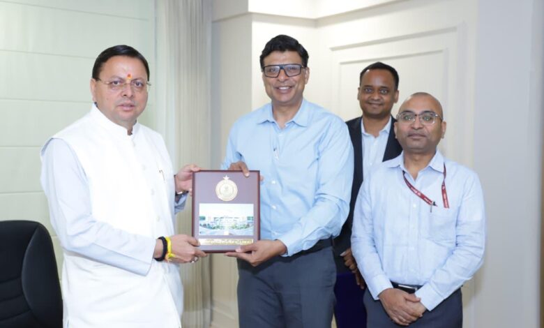 सीमावर्ती क्षेत्रों में व्यापार व आधारभूत ढांचे के सुदृढ़ीकरण को लेकर मुख्यमंत्री श्री पुष्कर सिंह धामी ने समीक्षा बैठक की