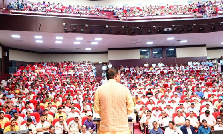 मुख्यमंत्री ने हल्द्वानी में वरिष्ठ नागरिक सम्मान एवं खेल समारोह में किया प्रतिभाग