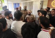 पंजाब यूनिवर्सिटी में सुरक्षा को लेकर फूटा छात्रों का गुस्सा, एबीवीपी का जोरदार प्रदर्शन