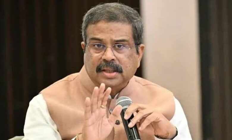 नीट, यूजीसी-नेट विवाद के बाद धर्मेंद्र प्रधान ने दिया इस्तीफा, शिक्षा व्यवस्था पर उठे सवाल नीट, यूजीसी-नेट विवाद के बाद धर्मेंद्र प्रधान ने दिया इस्तीफा, शिक्षा व्यवस्था पर उठे सवाल
