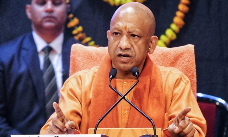 UP Politics: इटावा से योगी आदित्यनाथ का बड़ा संदेश, विपक्ष पर तीखे राजनीतिक वार