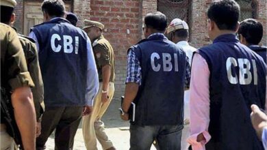 नशा तस्करी के खिलाफ पुलिस की कार्रवाई, नंगल में कथित आरोपी के अवैध निर्माण पर चला JCB