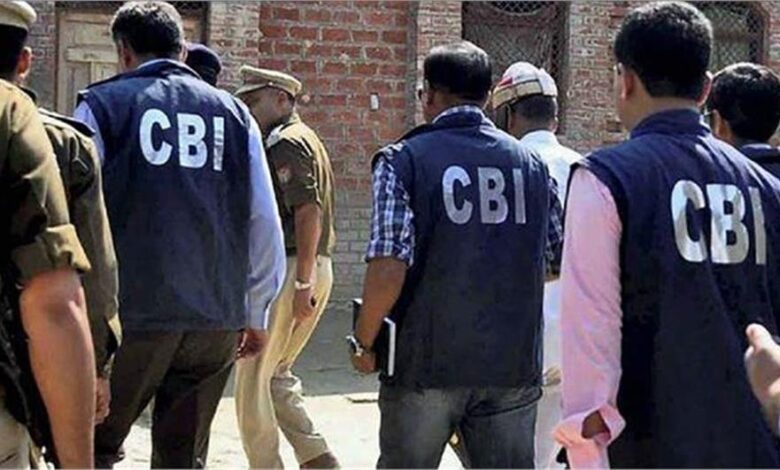 नशा तस्करी के खिलाफ पुलिस की कार्रवाई, नंगल में कथित आरोपी के अवैध निर्माण पर चला JCB