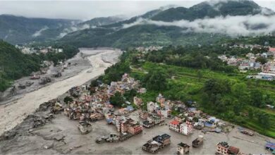 नेपाल में आपदा के बीच महाराष्ट्र सरकार बनी सहारा, 106 पर्यटक सुरक्षित भारत लौटे नेपाल में आपदा के बीच महाराष्ट्र सरकार बनी सहारा, 106 पर्यटक सुरक्षित भारत लौटे