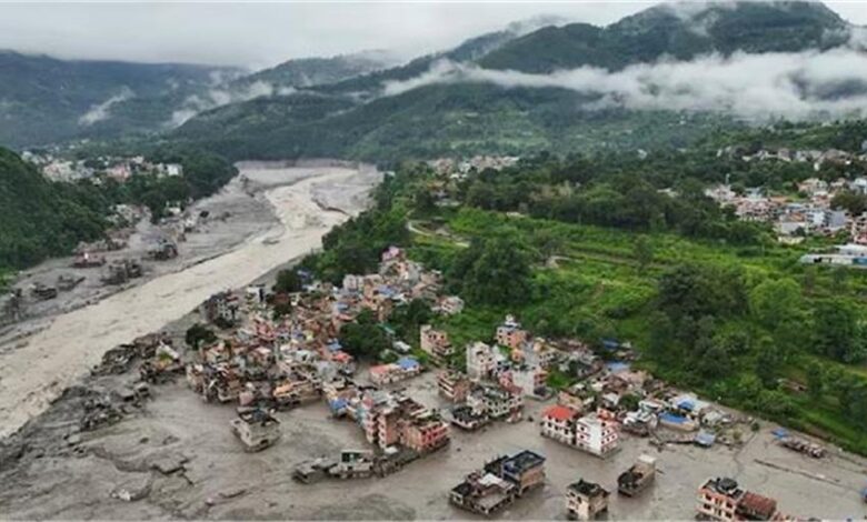 नेपाल में आपदा के बीच महाराष्ट्र सरकार बनी सहारा, 106 पर्यटक सुरक्षित भारत लौटे