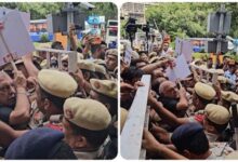 हरियाणा विधानसभा के बाहर कांग्रेस का प्रदर्शन, काले कपड़े पहनकर विधायकों ने किया मार्च