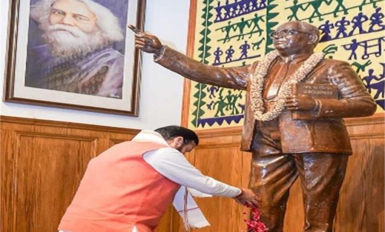 हरियाणा विधानसभा सत्र के पहले दिन CM सैनी ने डॉ. अंबेडकर को किया नमन, संविधान को याद किया